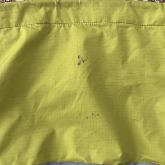 Patagonia Yellow Raincoat Lightweight Water-Resistant Hooded - Picture 9 of 10